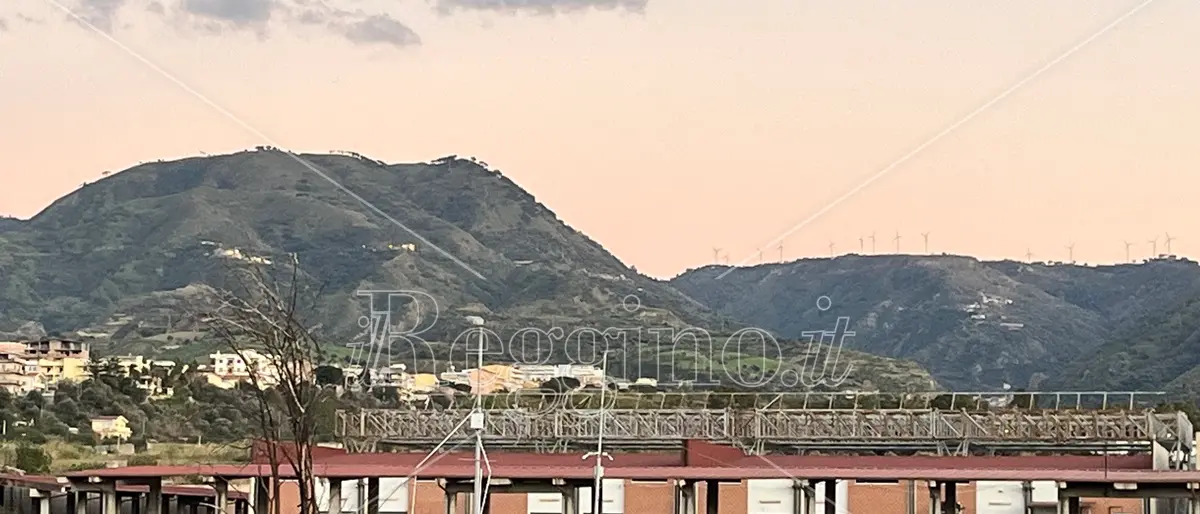 Reggio, commercianti di Mortara: «Quando sarà completato il mercato?» - FOTO e VIDEO