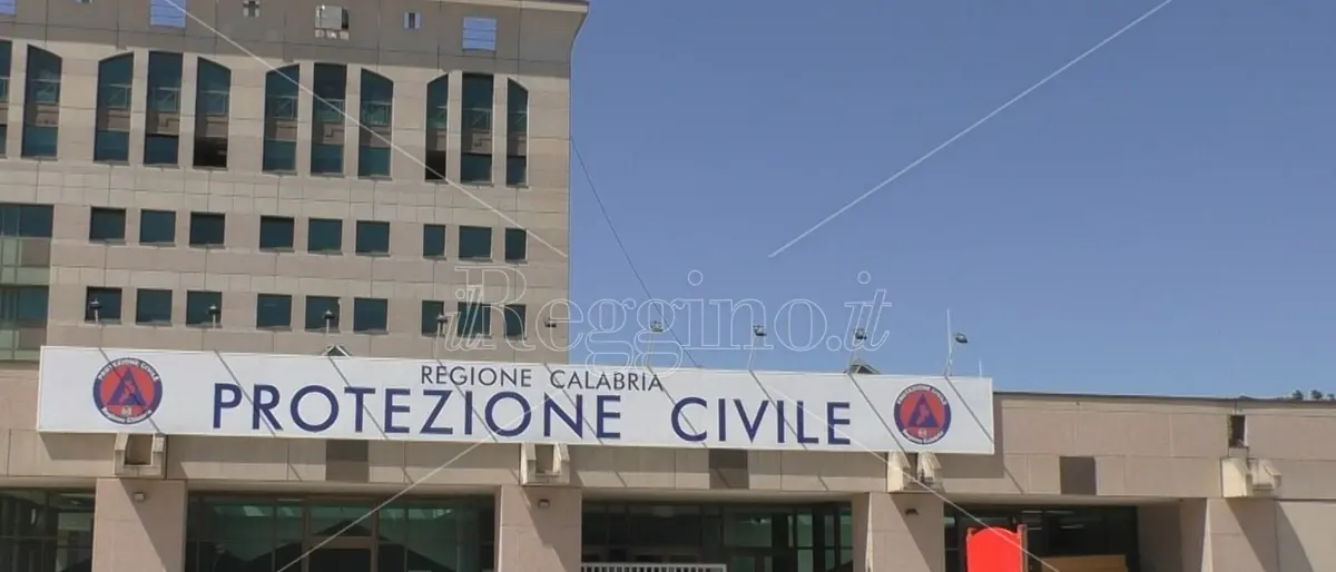 Migranti a Reggio, identificazione e visite mediche al Cedir dove hanno pernottato in 191