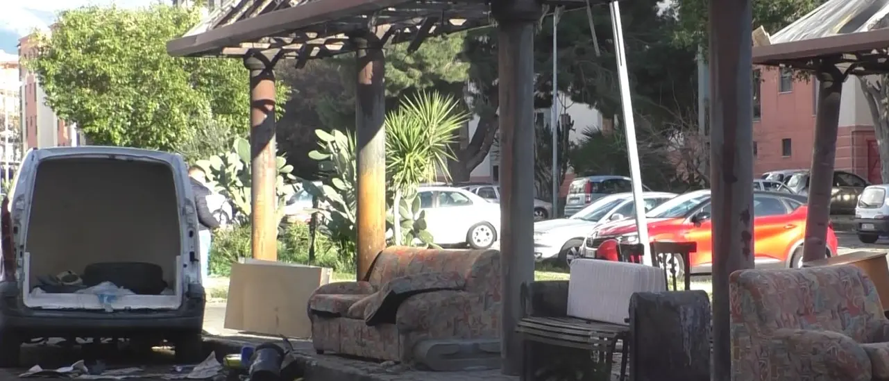 IL REPORTAGE – Reggio sospesa tra bellezza e degrado