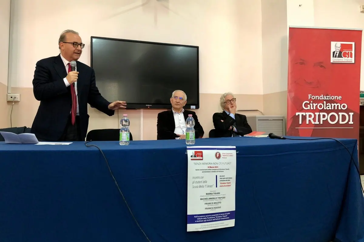 Polistena, ricordato il senatore Tripodi nel quinto anniversario della scomparsa