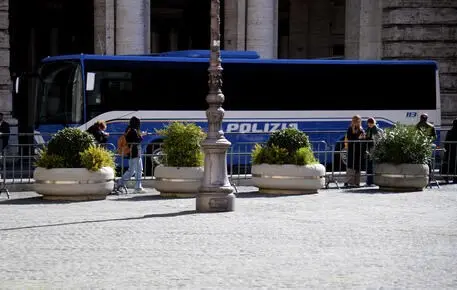 Meloni ai familiari delle vittime del naufragio: «Siete consapevoli dei rischi delle traversate?»