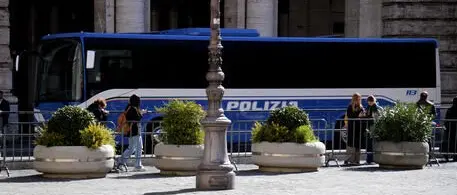 Meloni ai familiari delle vittime del naufragio: «Siete consapevoli dei rischi delle traversate?»