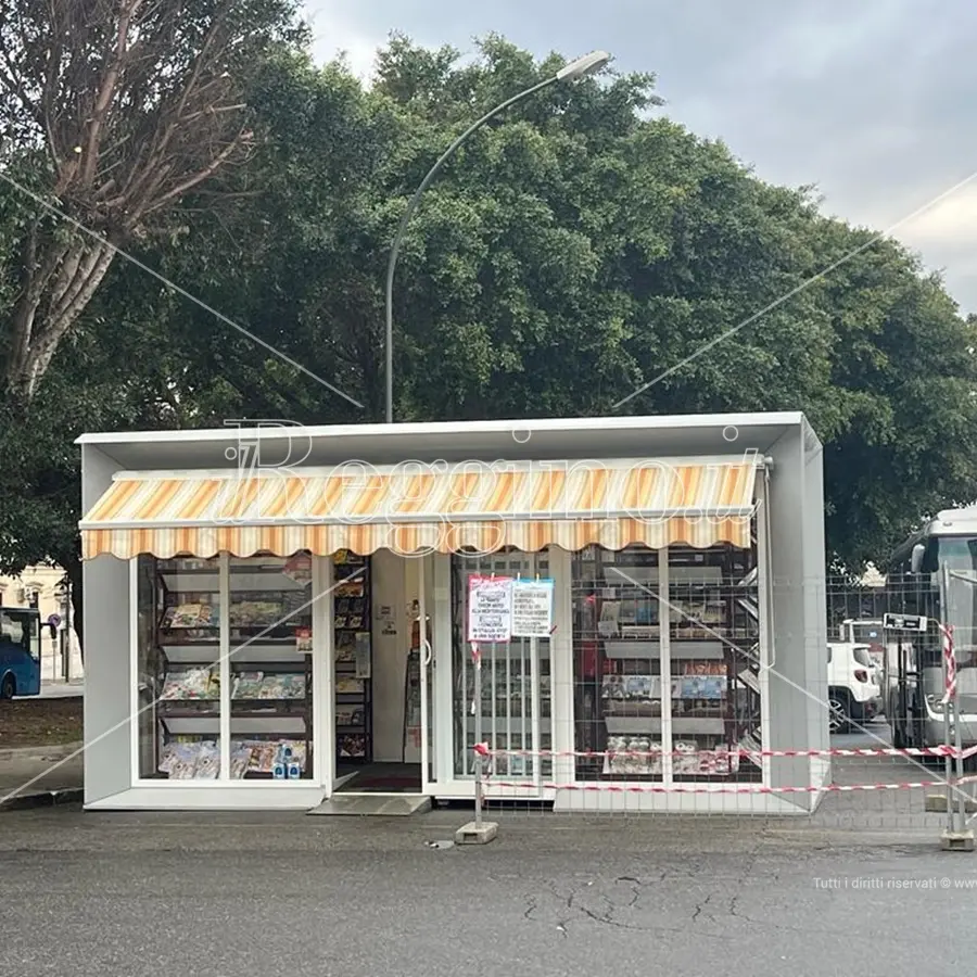 Scavi di Piazza Garibaldi a Reggio, l'edicola si sposta: possono partire i lavori