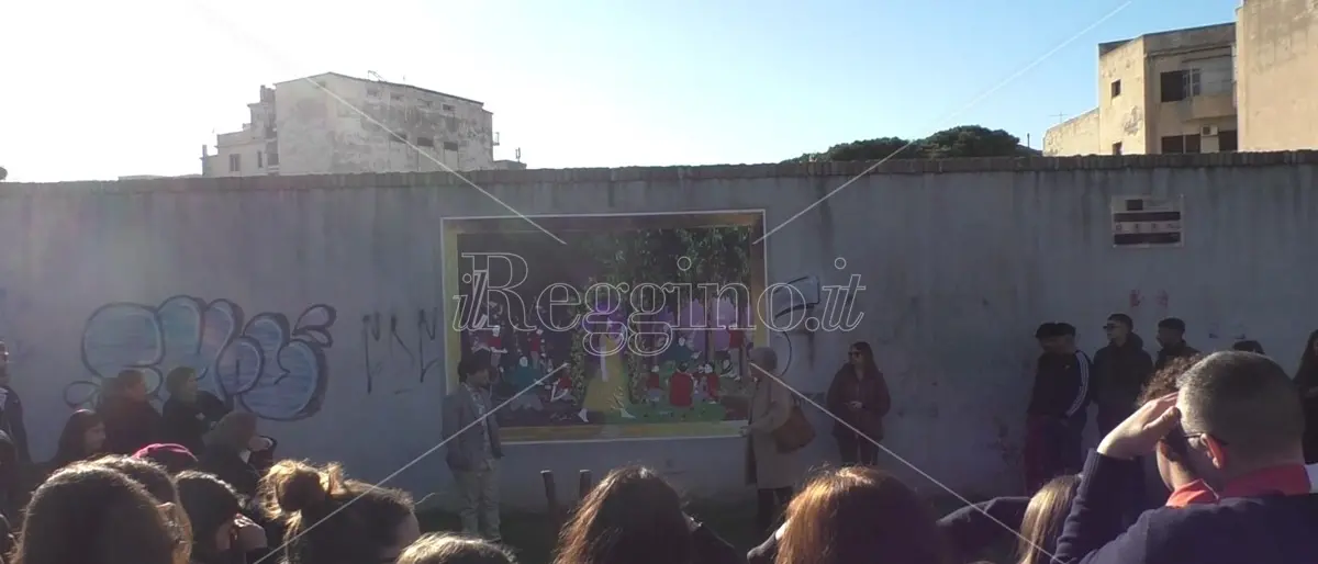 Reggio, in piazza Gianluca Canonico l’opera ideata dai giovani del circuito penale - FOTO e VIDEO