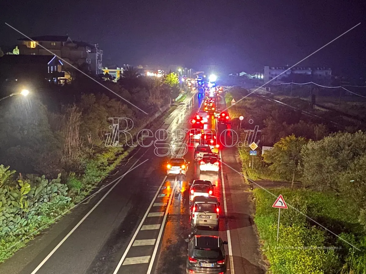 Stignano, incidente stradale sulla 106: un morto