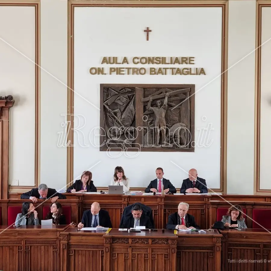 Comune di Reggio, la mozione sull'autonomia differenziata spacca il consiglio