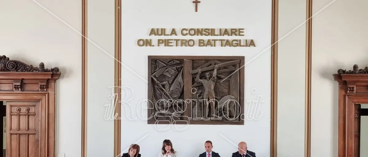 Comune di Reggio, la mozione sull'autonomia differenziata spacca il consiglio