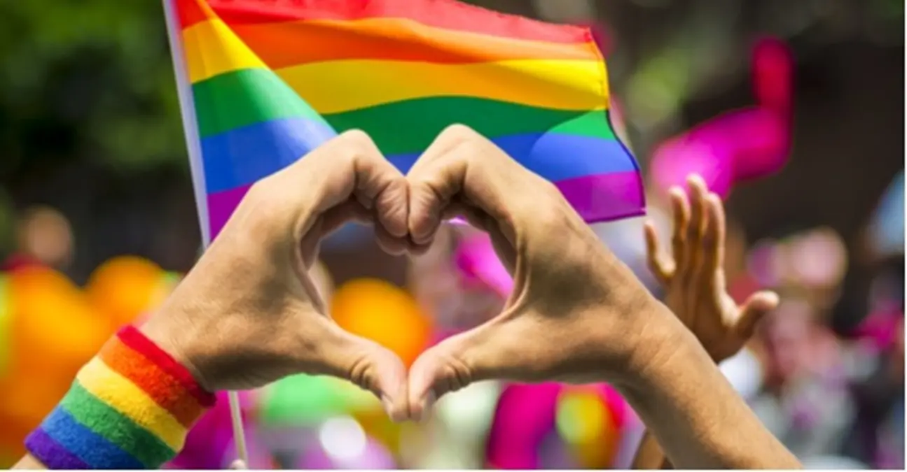 Reggio, Arcigay e Agedo: «Con la benedizione della Chiesa, tante coppie omosessuali si sentiranno meno escluse»