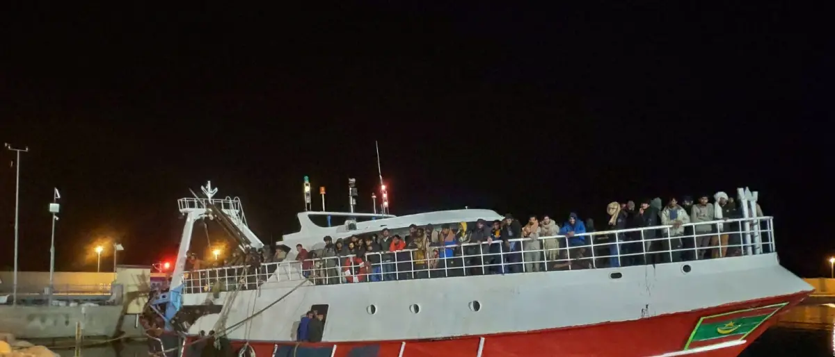Roccella, adesso è emergenza: soccorsi nella notte 650 migranti - FOTOGALLERY
