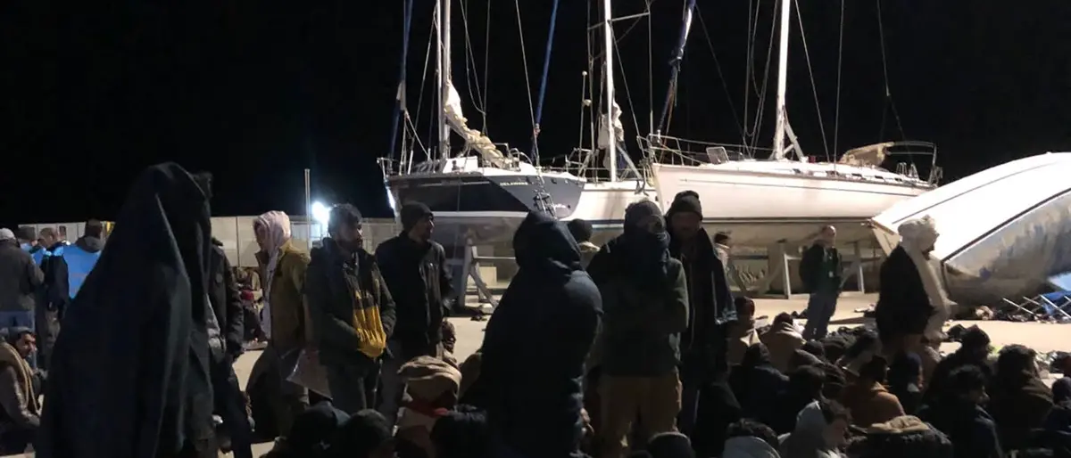 Migranti, nuovo sbarco a Roccella Jonica: soccorse nella notte 95 persone