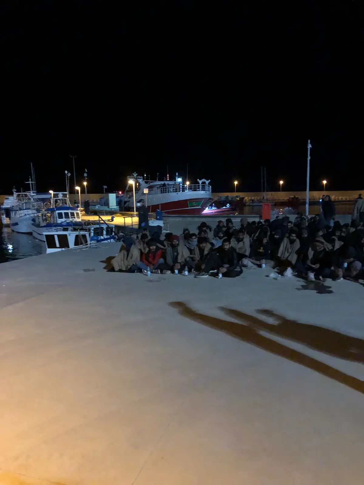 Roccella, in arrivo circa 90 migranti soccorsi in mare