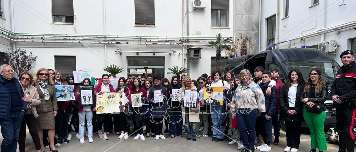 Reggio, gli studenti diventano “Carabinieri per un giorno”