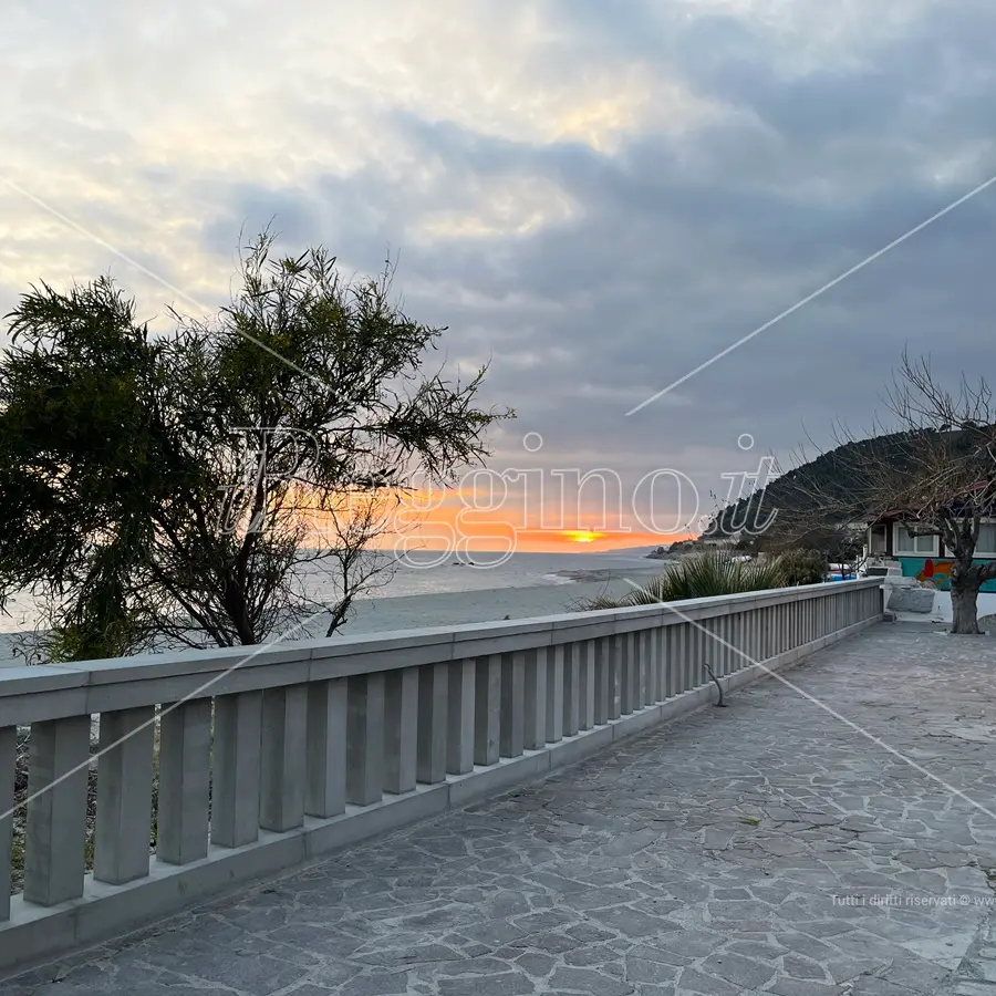 Reggio, a Palizzi in corso il restyling per il lungomare più corto d’Italia – FOTO e VIDEO
