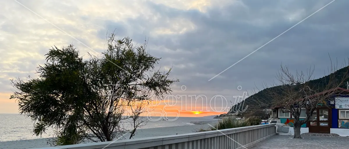 Reggio, a Palizzi in corso il restyling per il lungomare più corto d’Italia – FOTO e VIDEO
