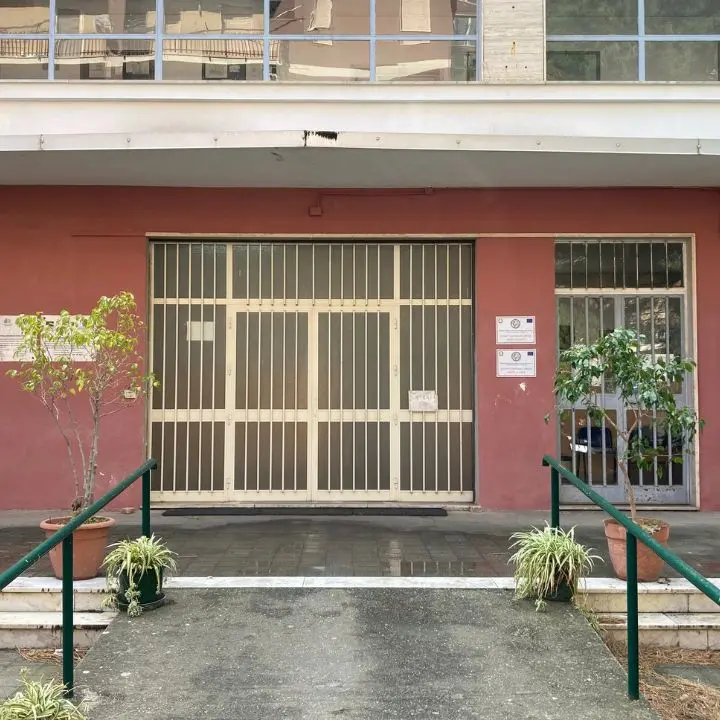 Furto alla scuola media di Bovalino, i garanti Marziale e Racco: «Atto ignobile di balordi»