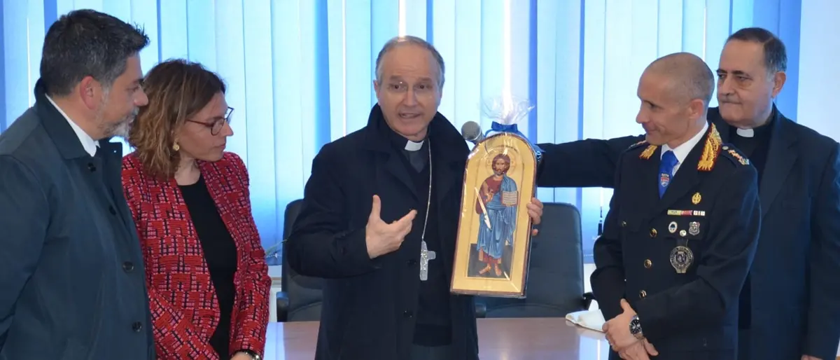 Reggio, visita del vescovo Morrone alla polizia locale in occasione della Santa Pasqua