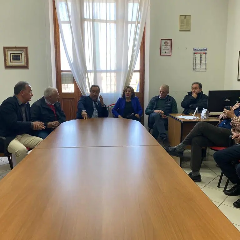 Migranti, a Siderno vertice Prefetto-sindaci. Mariani: «Non è emergenza, ma dovremo farci trovare pronti»