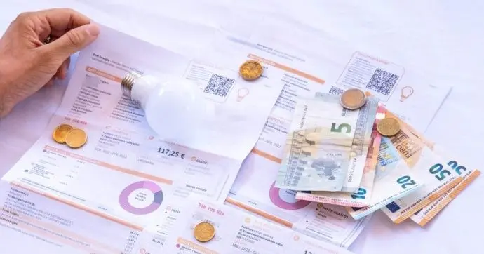 In calo le bollette della luce, da aprile riduzione del 55%