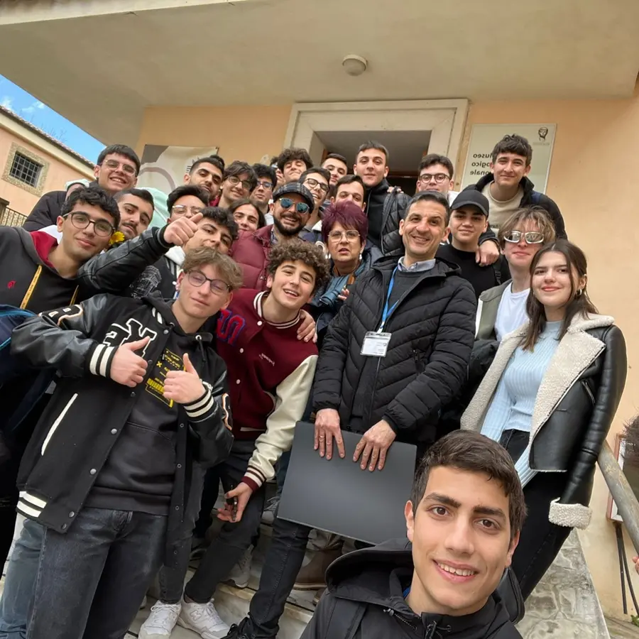 Locri, gli studenti del liceo Zaleuco tra le meraviglie di \"Scolacium\"
