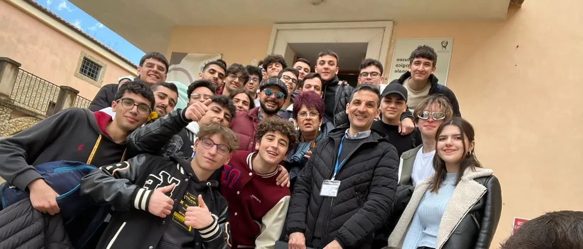 Locri, gli studenti del liceo Zaleuco tra le meraviglie di \"Scolacium\"