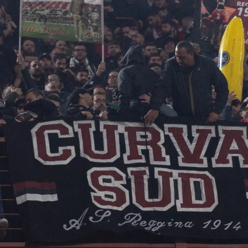 Reggina, la Questura di Roma: «I tifosi potranno manifestare in Piazza Santi Apostoli»