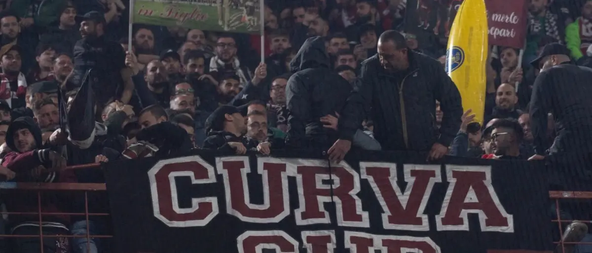 Reggina, la Questura di Roma: «I tifosi potranno manifestare in Piazza Santi Apostoli»