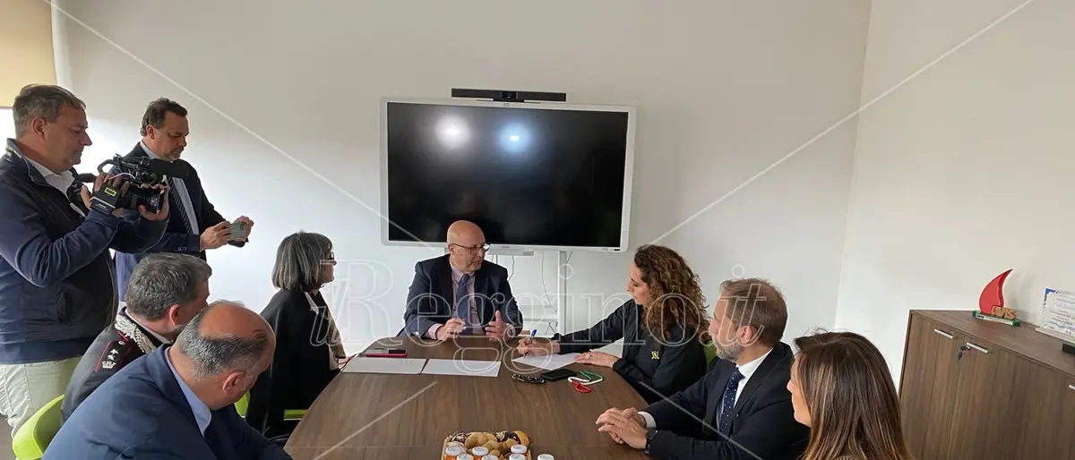 Migranti, a Roccella il sottosegretario Ferro: «Vigili e attenti per affrontare l’emergenza»