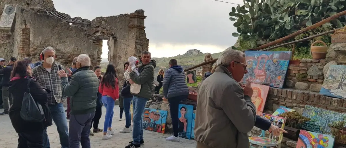 Pentidattilo, grande partecipazione alla mostra di \"Arte in movimento\"