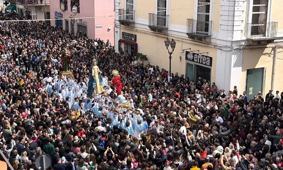 Pasqua a Siderno, la “svelata” torna dopo 3 anni ad emozionare la comunità