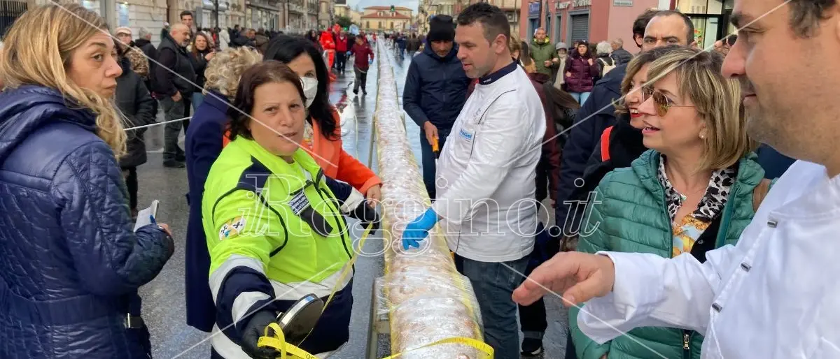 Siderno, torna la Sguta: il dolce pasquale più lungo del mondo