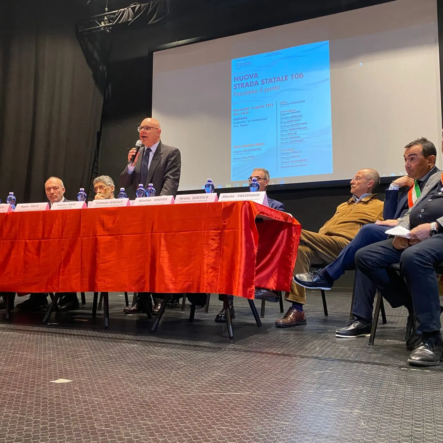 Statale 106, Salvini ai sindaci della Locride: «Entro fine mese provvederemo a ripartire le risorse»