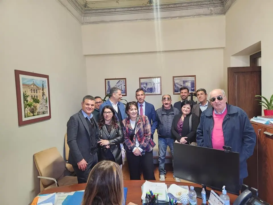 AMMINISTRATIVE 2023 | Locri, Fontana presenta la sua lista: ecco tutti i candidati a consigliere