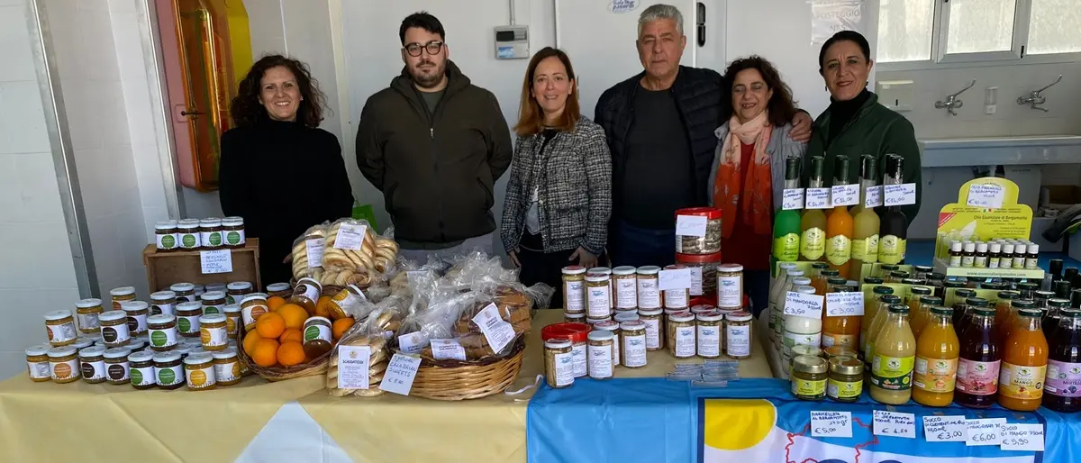 Nave Silver Dawn a Reggio, nuova Unci accoglie i croceristi mostrando il lato più goloso della città