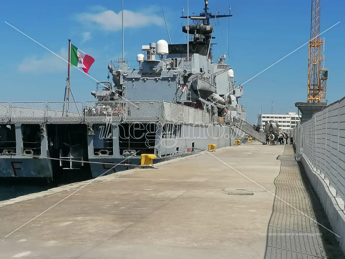 Reggio, ormeggiata al Porto la nave Grecale: ecco gli orari per visitarla