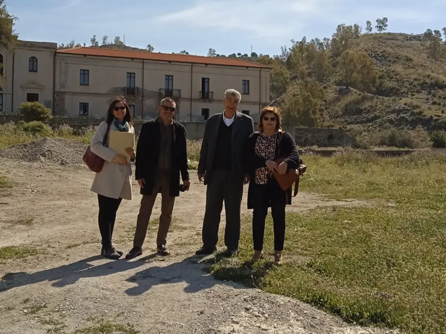 Bova Marina, consegnate le chiavi per la costruzione dell'ospedale di comunità