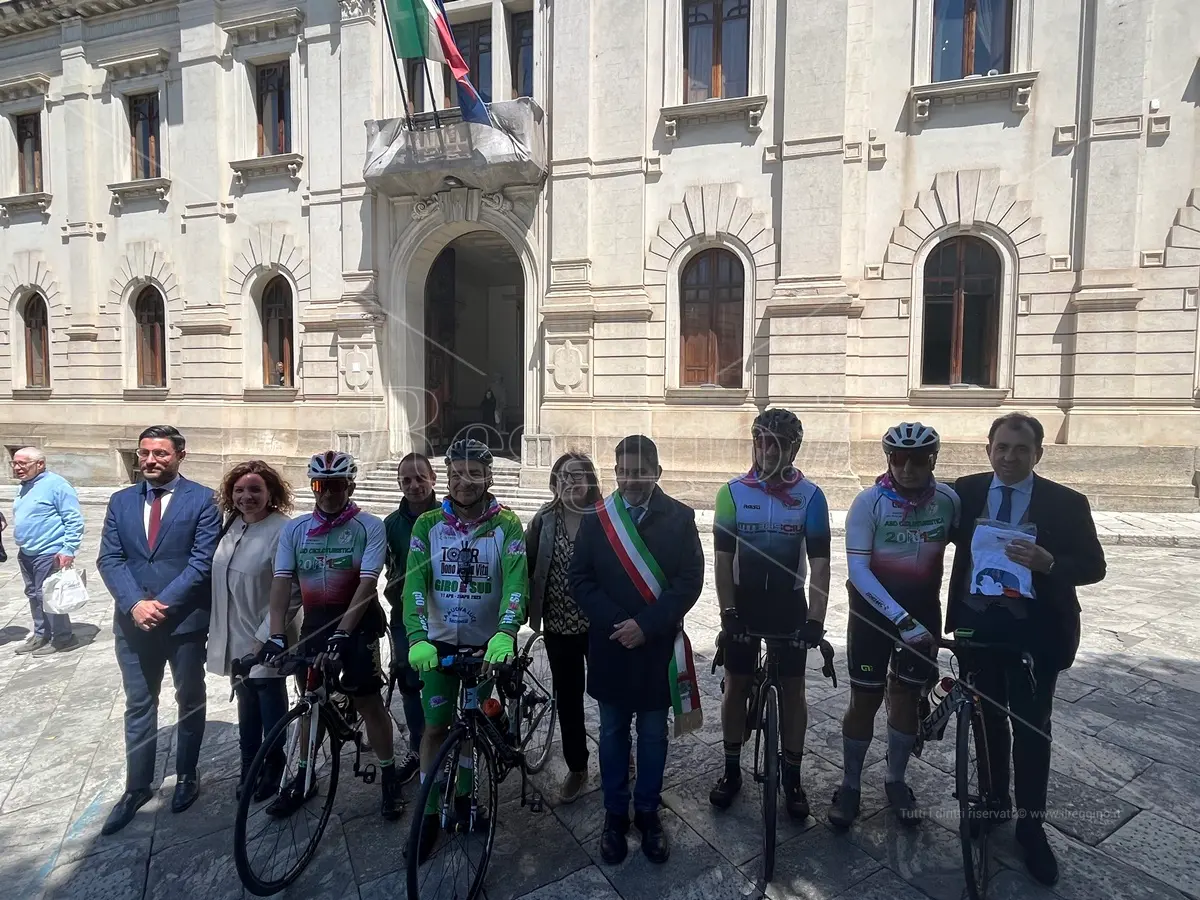 A Reggio termina la pedalata di Giuseppe Iacovelli: «Il trapianto è vita e io ne sono la testimonianza»