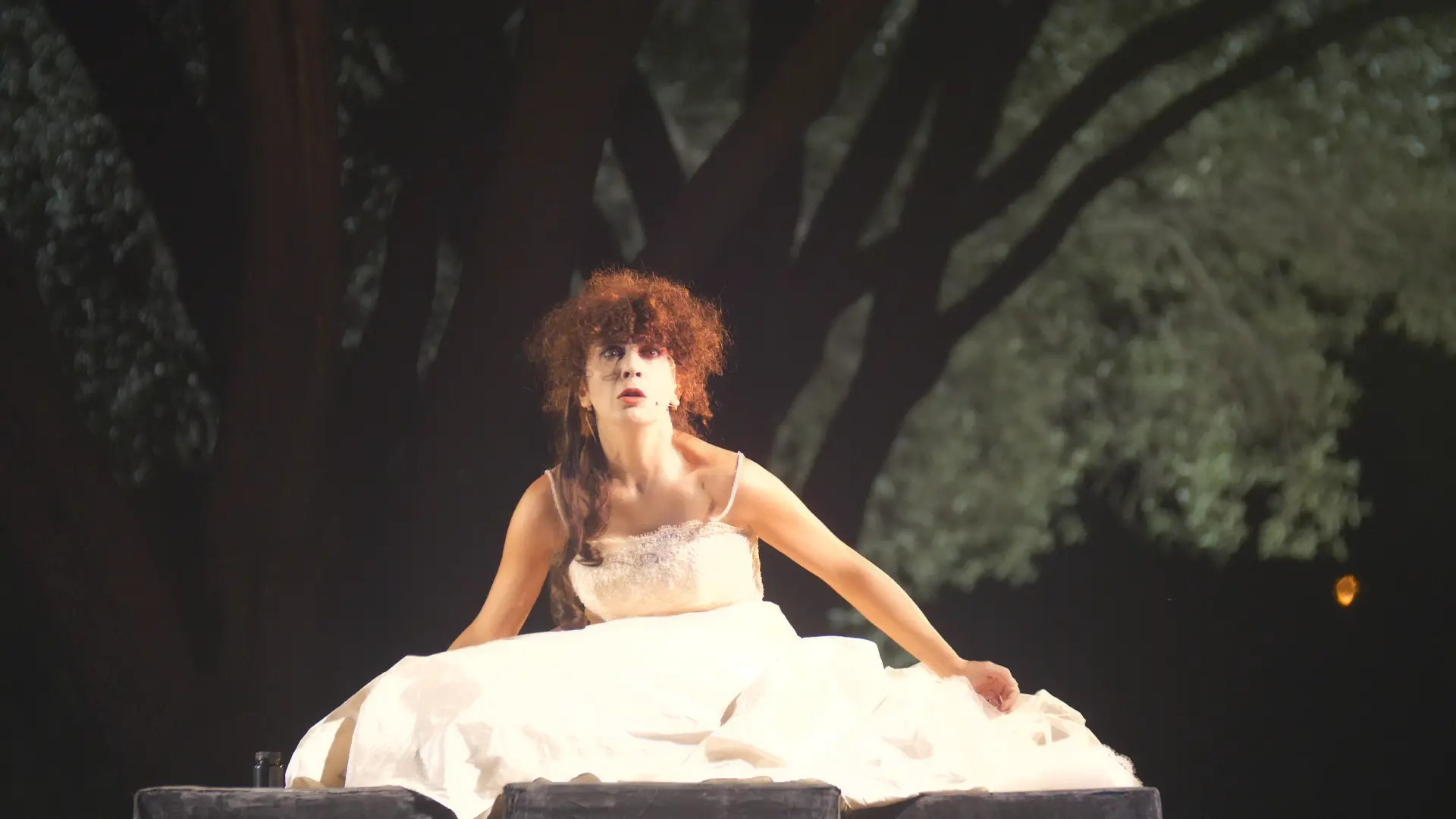 Teatro, “Antigone. Il sogno della Farfalla” fa tappa a Palmi e a Locri