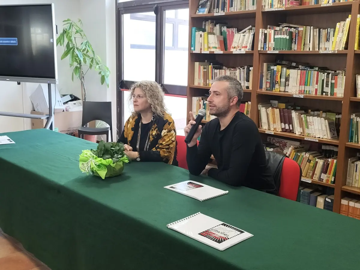 All'Ic \"Radice Alighieri\" di Reggio: i ragazzi a dialogo con Demetrio Verbaro