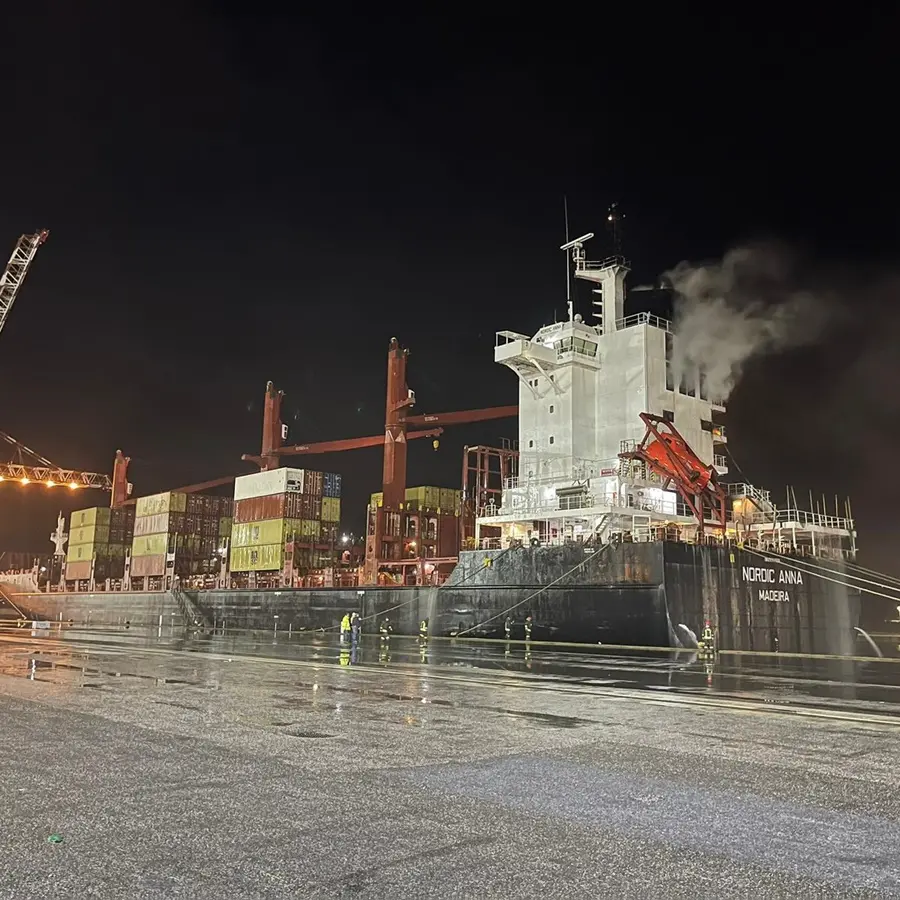 Porto di Gioia Tauro, nella notte incendio sulla nave portacontainer Nordic Anna