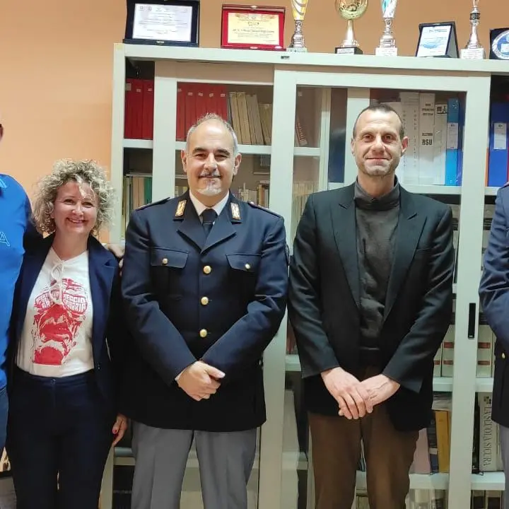 Reggio, a Gallina la Polizia in cattedra contro il cyberbullismo