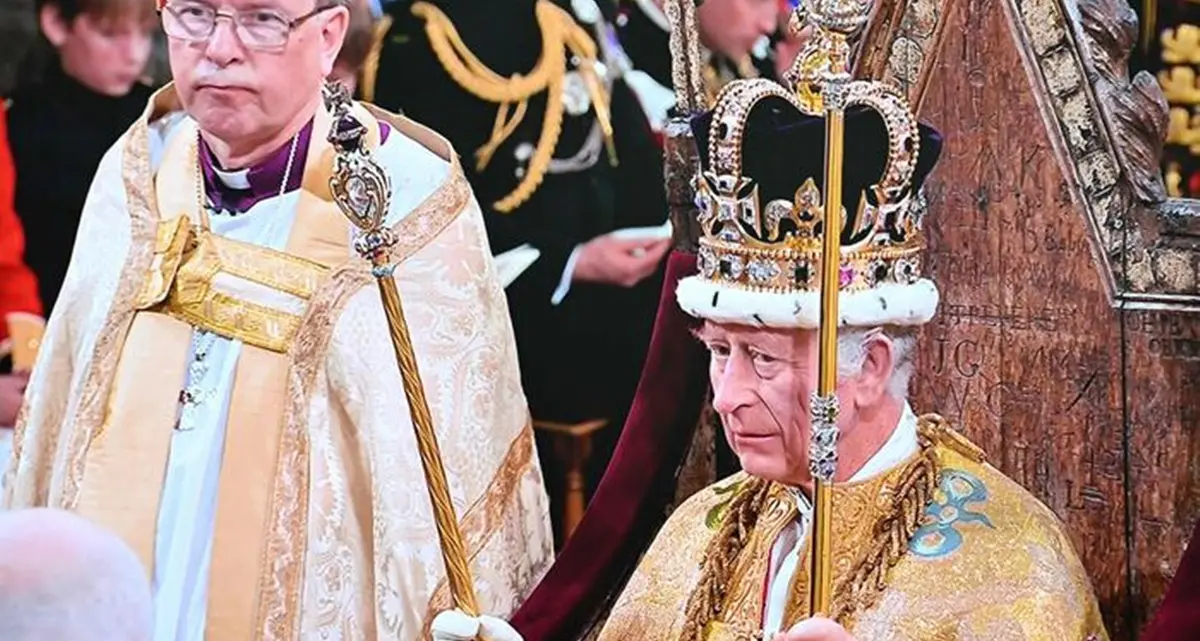 Carlo III incoronato re a Westminster, è il 40esimo sovrano del Regno Unito