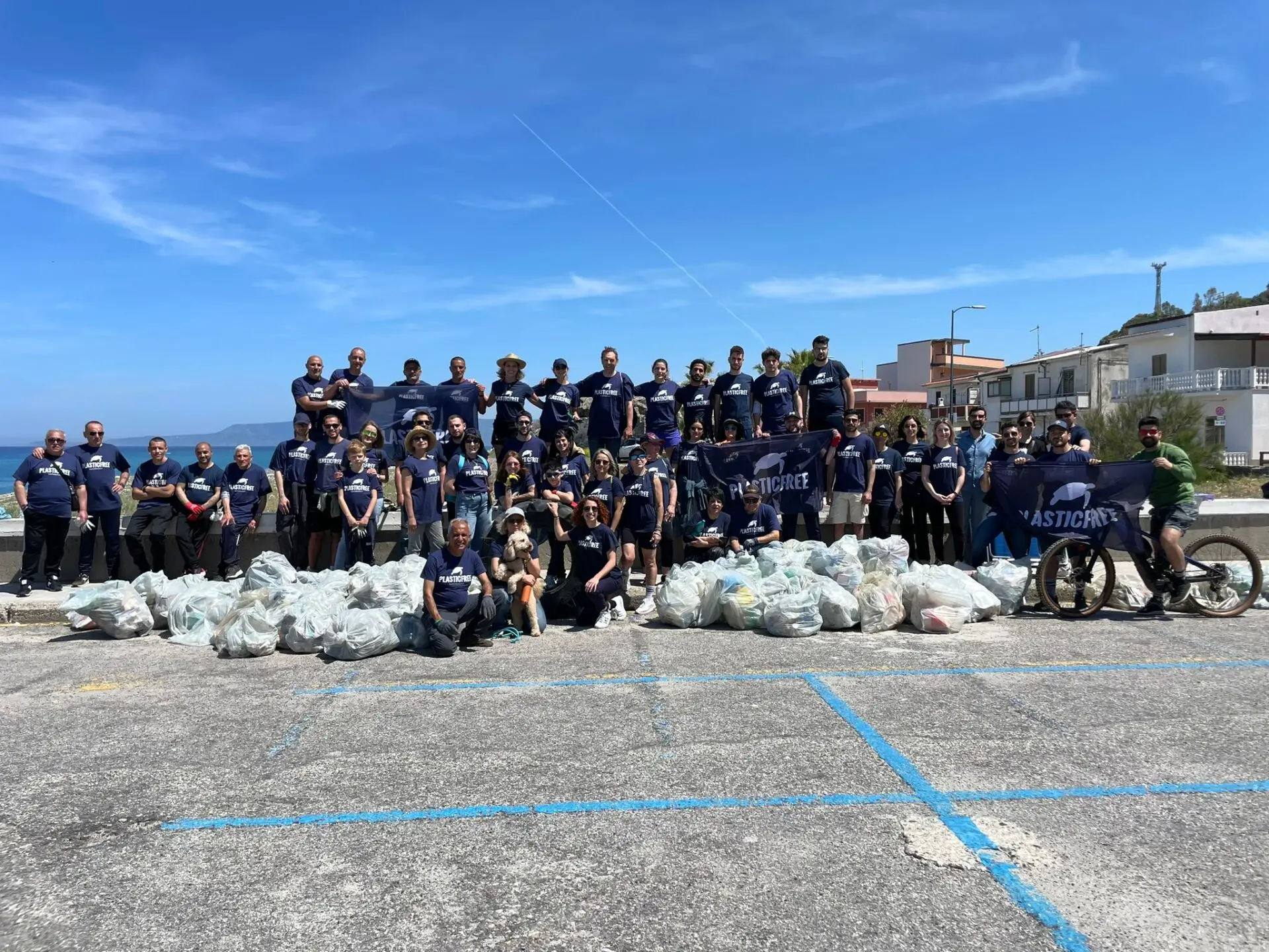 Palmi, detenuti “seconda chance” e volontari “plastic free” insieme per l'ambiente