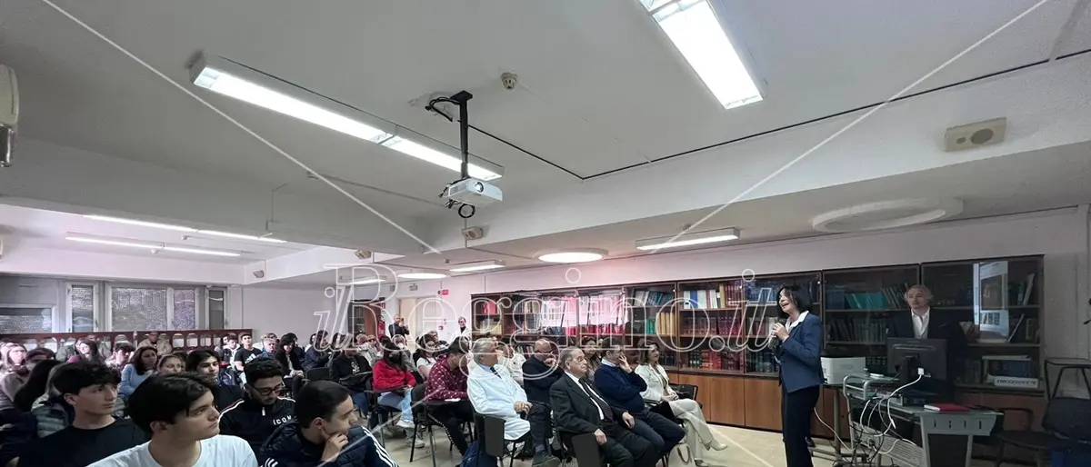 Reggio, gli studenti del “Volta” si confrontano con il mondo sanitario al Gom