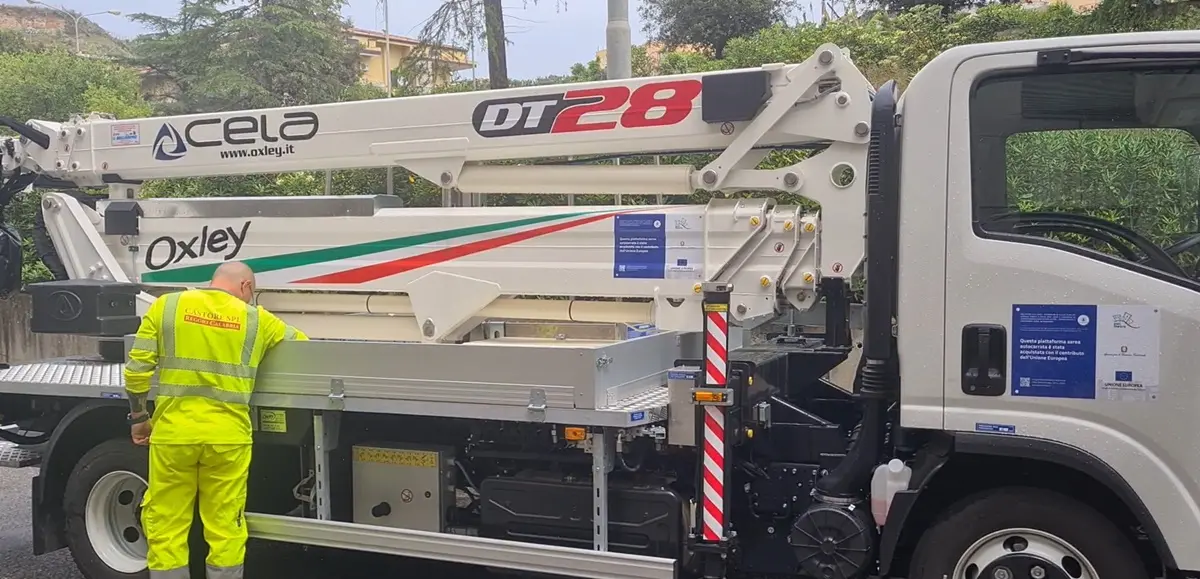 Reggio, consegnato a Castore un moderno carroscala -VIDEO