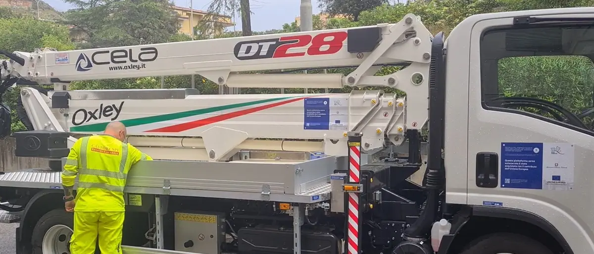 Reggio, consegnato a Castore un moderno carroscala -VIDEO