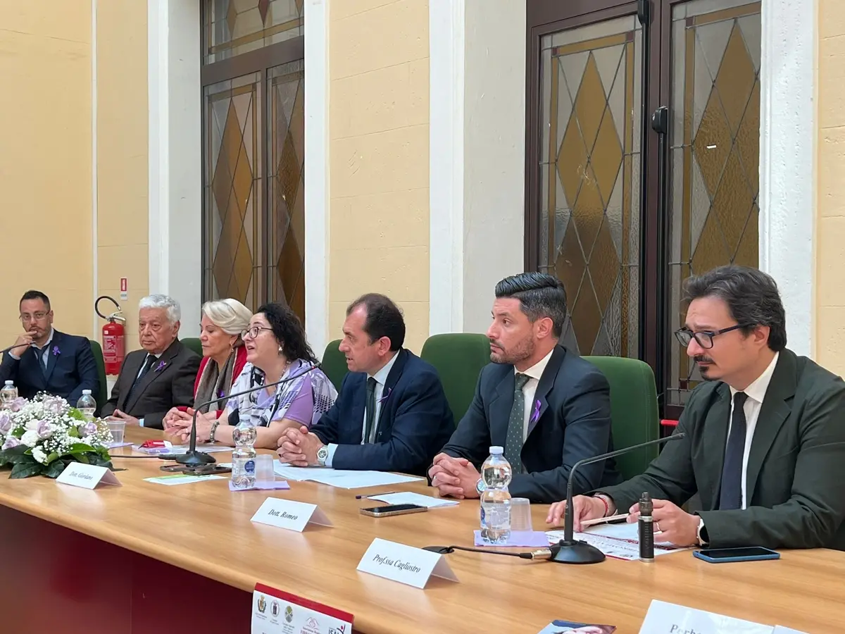 \"Giornata mondiale della fibromialgia\" a Reggio, istituzioni e associazioni si confrontano