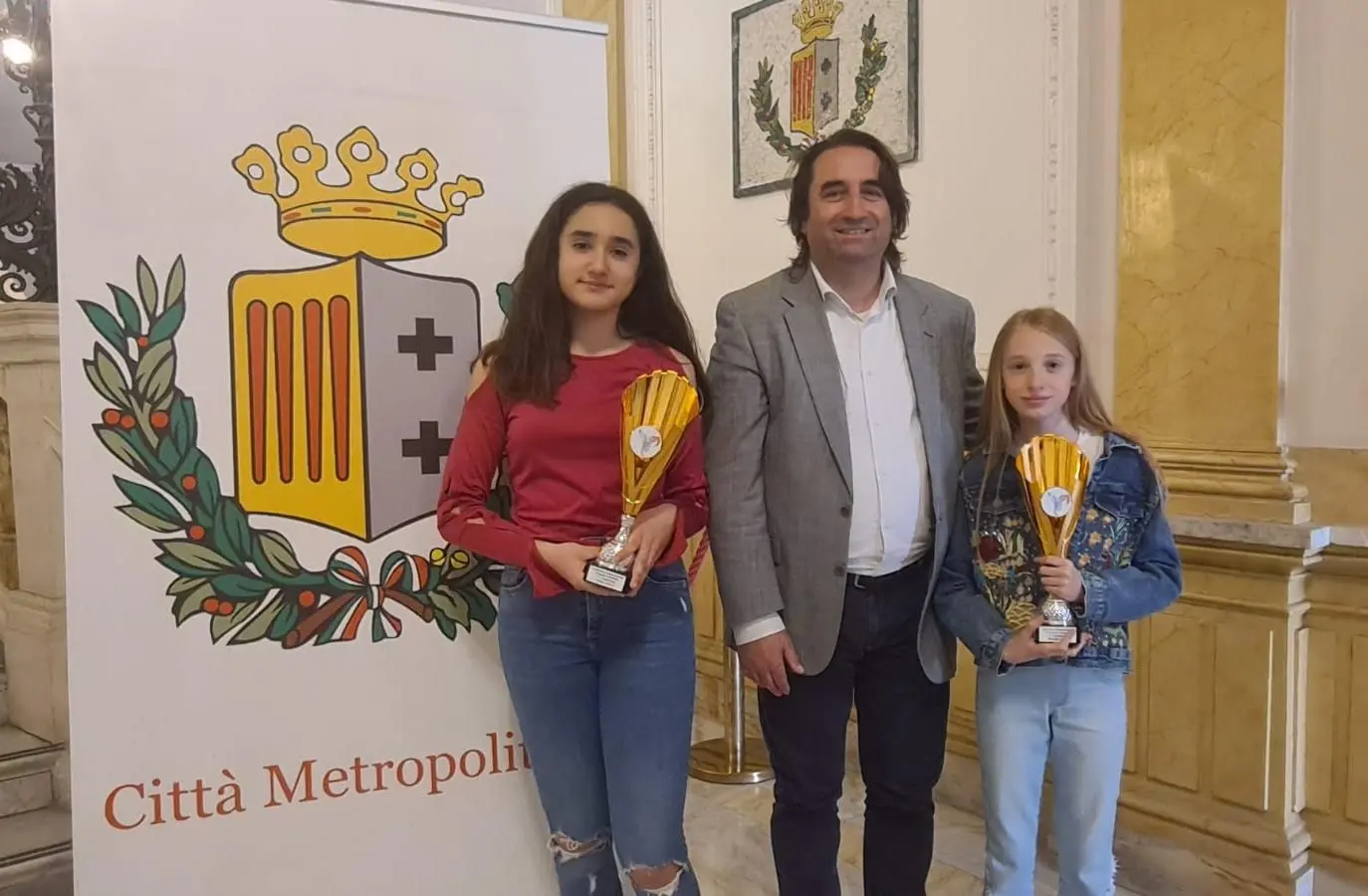 Accolte a Palazzo Alvaro Matilde Malara e Anna Chiara Chirico, campionesse regionali di Karate