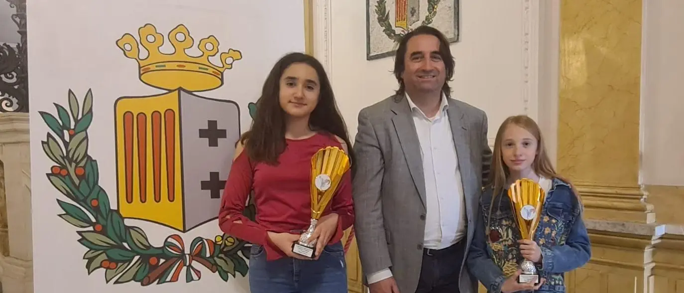 Accolte a Palazzo Alvaro Matilde Malara e Anna Chiara Chirico, campionesse regionali di Karate
