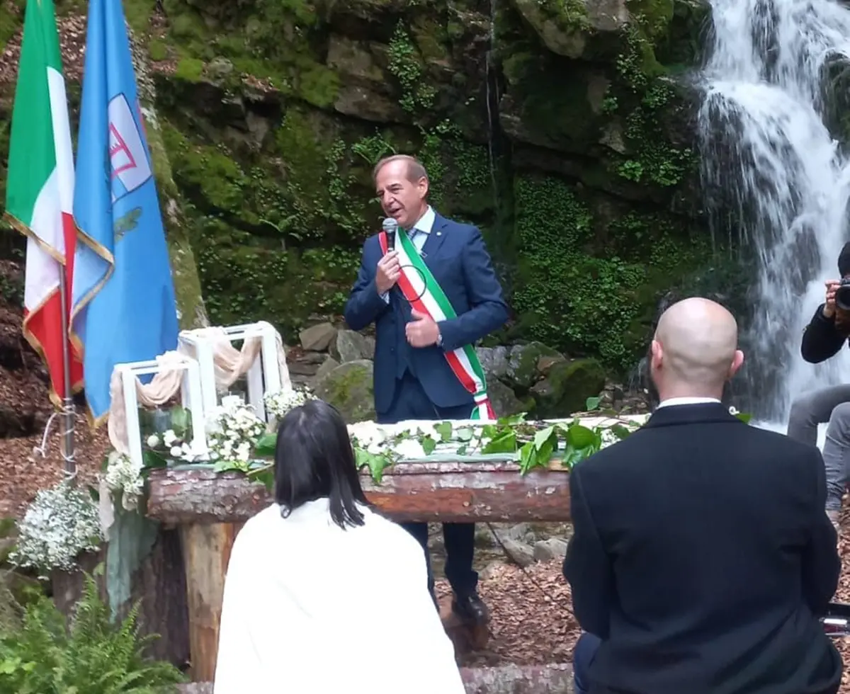 Gambarie, primo matrimonio civile nella magia della faggeta