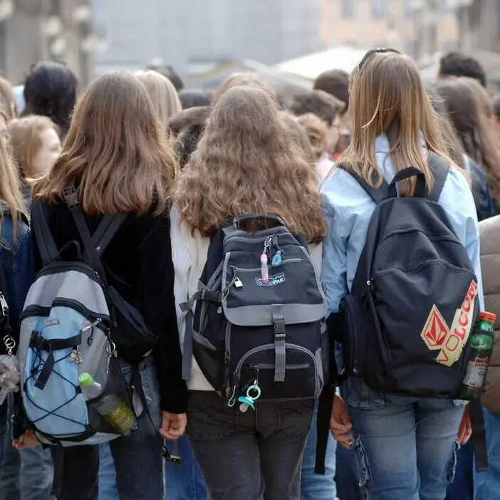 Pagano la gita di fine anno ma non hanno i biglietti, brutta disavventura per due scuole della Piana